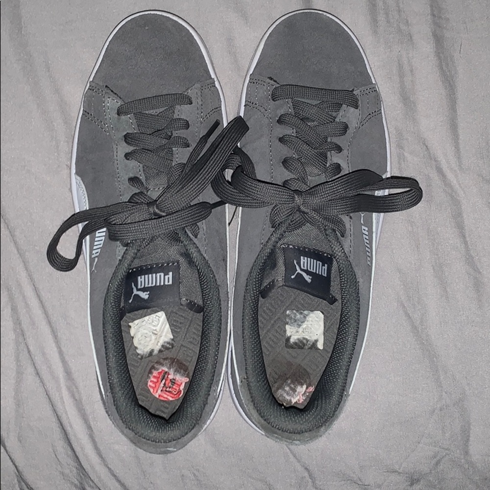 Puma tennis shoes